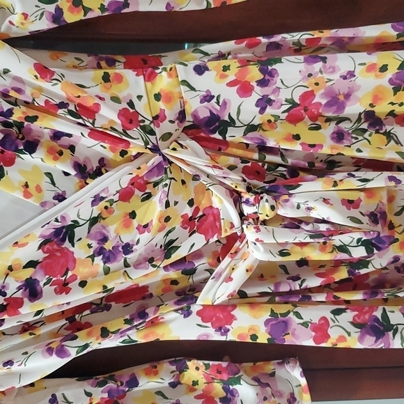 JESSICA Simpson dress Beautiful flowers 💐 🌹🌸 size 6 - Picture 4 of 8